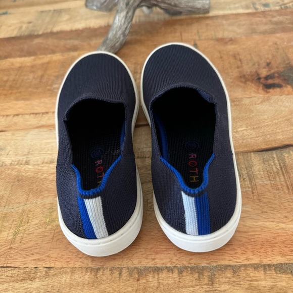 Rothy's Kids Sneakers in Navy Blue - Picture 14 of 14